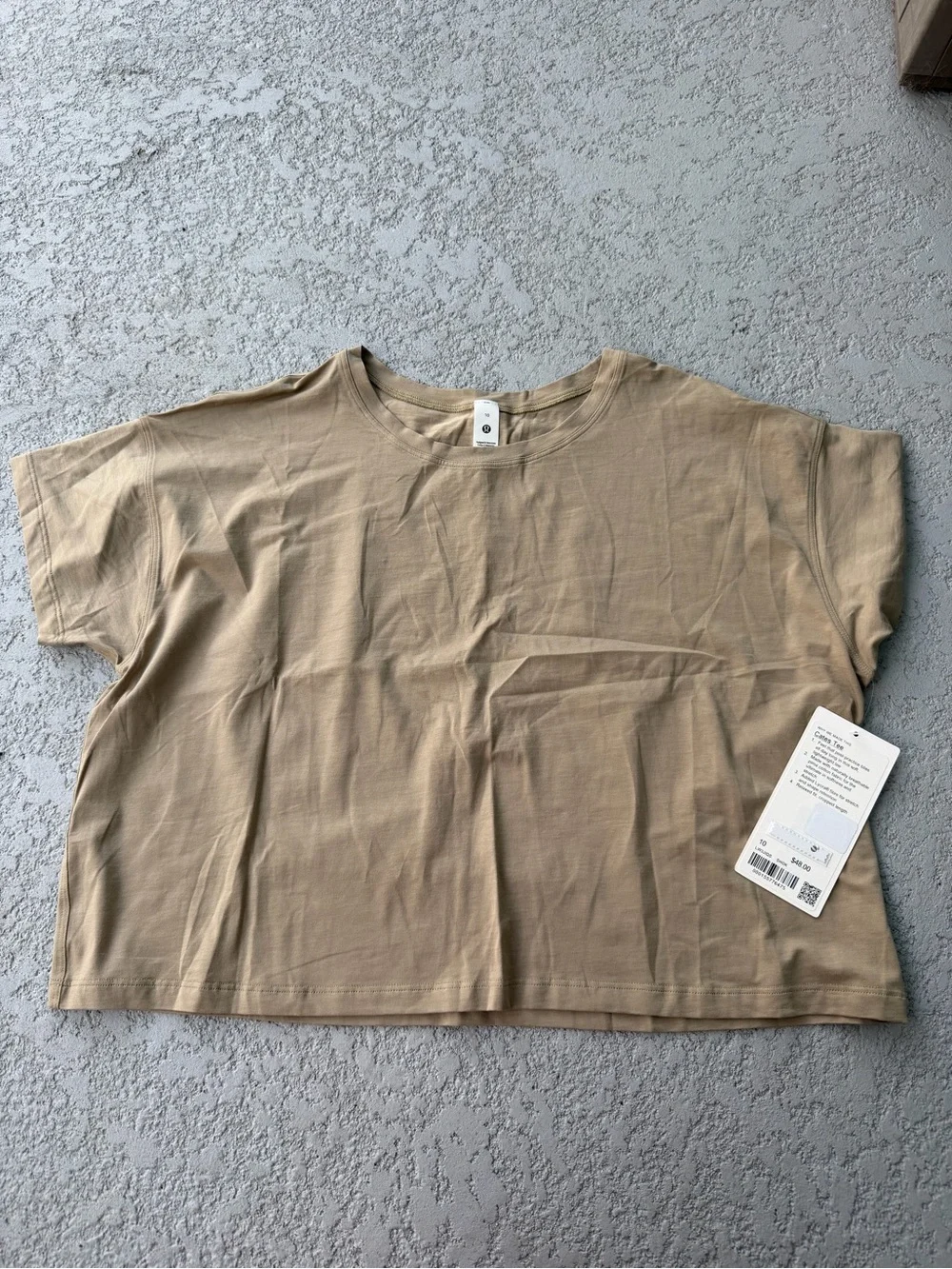 lululemon athletica Cropped Tee in Khaki